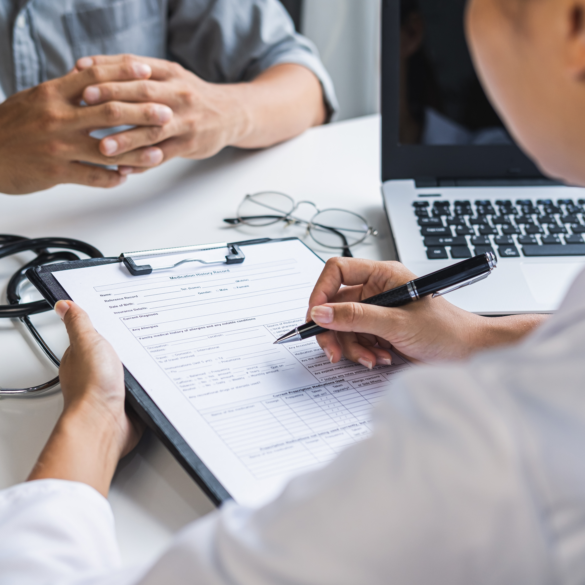 Accès aux soins et évaluation de l’état de santé dans le domaine de l’asile : nouvelles pratiques, enjeux et priorités stratégiques pour la médecine et le droit